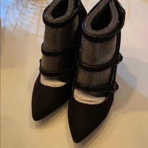 Size 5 Nine West black heels